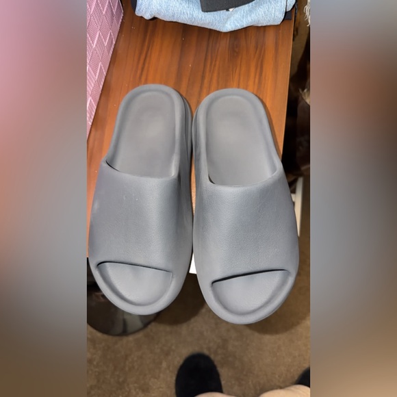 Yeezy Shoes - Yeezy Gray Slippers